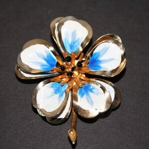 Vintage Coro Blue and White flower pin/brooch large flower jewelry